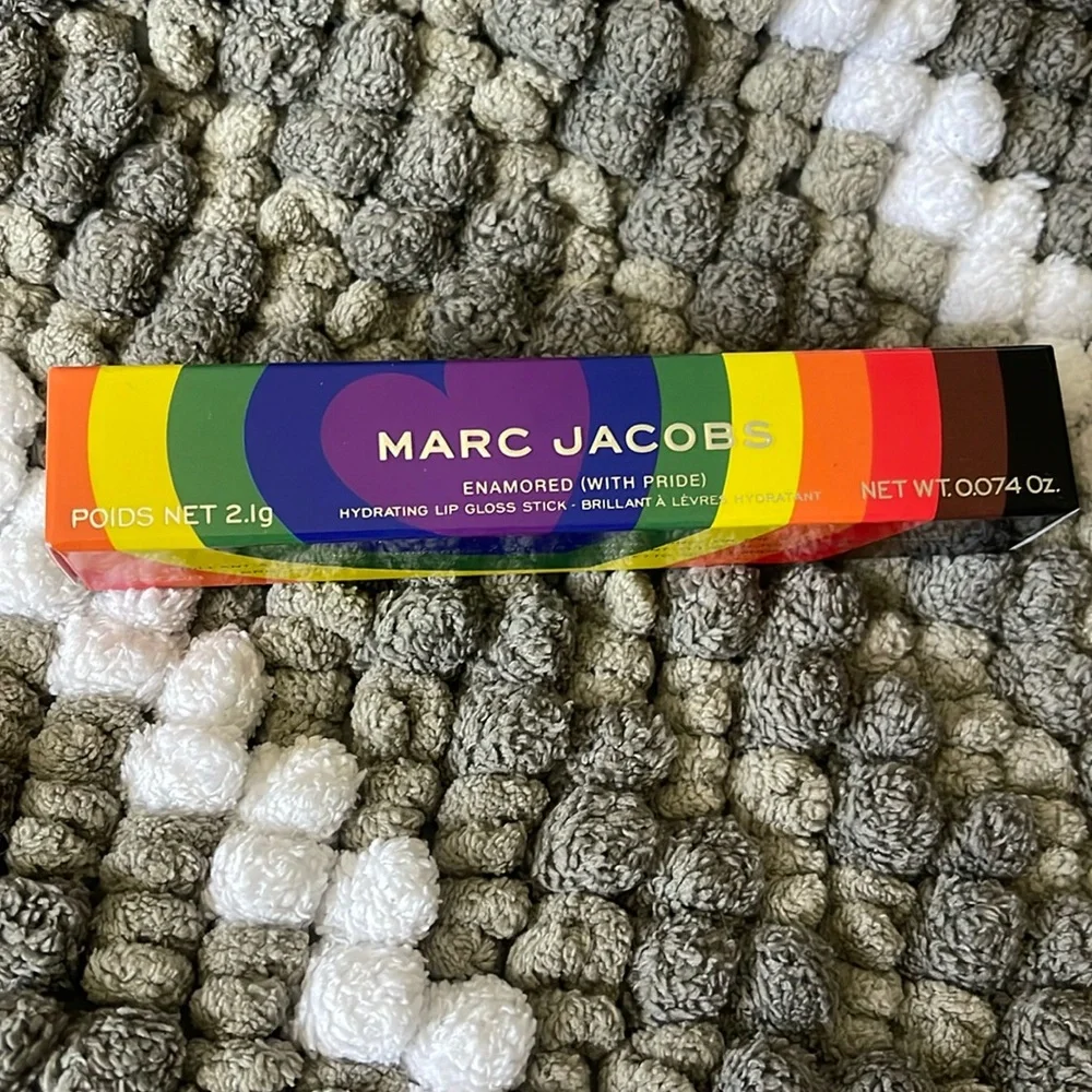 Marc Jacobs 566 Dancing Sheen Pride Edition Enamored